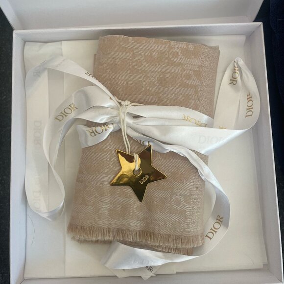 BRAND NEW Dior luxury scarf: beige/cream/gold - Picture 10 of 14